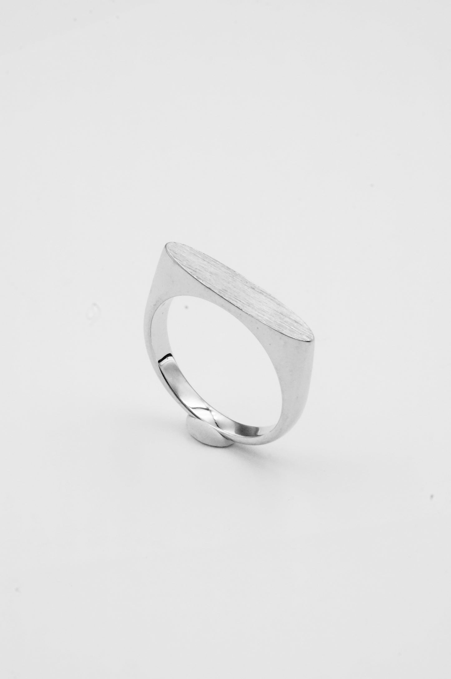 OBLON RING SATIN