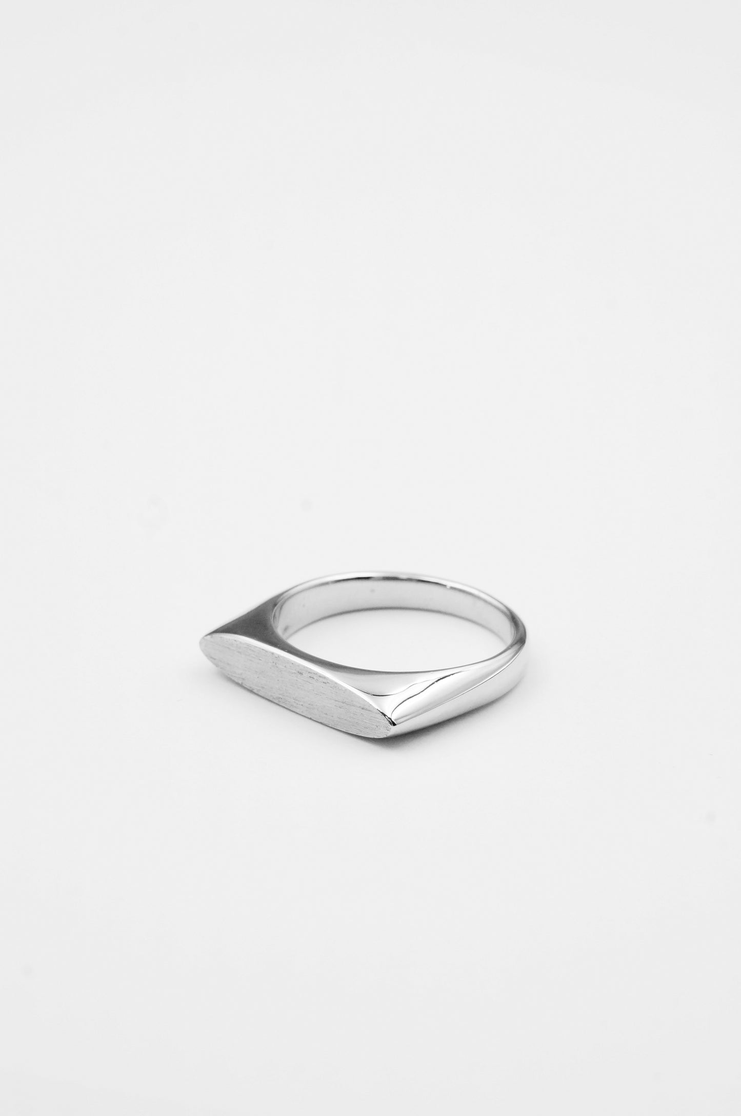 OBLON RING SATIN